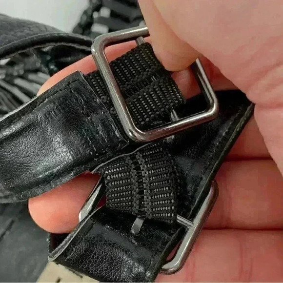 Steve Madden sandals 6.5 Starly black faux leather boho t-strap vintage y2k - Picture 12 of 13